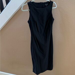 Zinc Classic Black Midi Dress